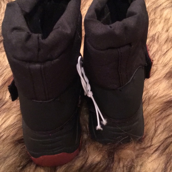 Kids All Weather Cat & Jack Boots; Size M 7/8 - Picture 7 of 8